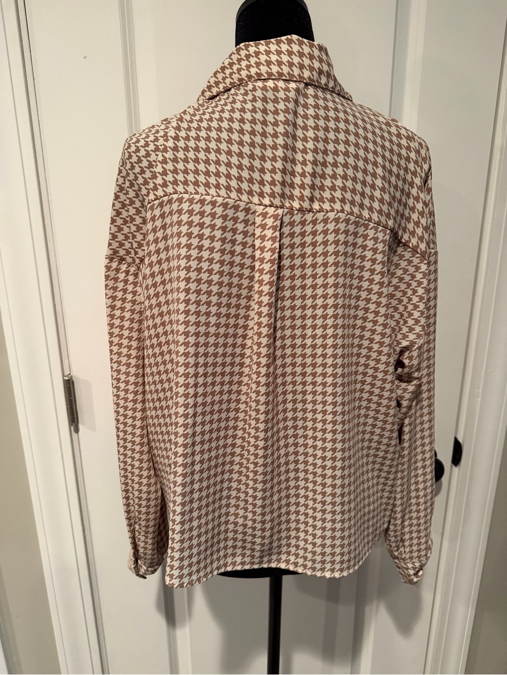 Pink Rose Houndstooth Blouse in Brown and Cream - Picture 2 of 3
